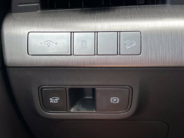 Used 2024 Hyundai Kona Limited FWD image 31