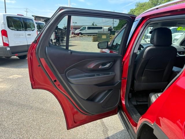 Used 2023 GMC Terrain SLT AWD/4WD image 12