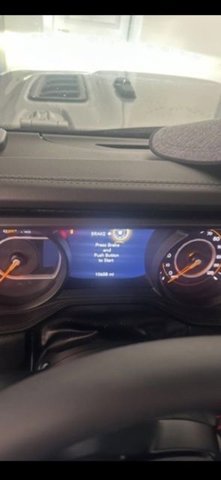 Used 2024 Jeep Wrangler Unlimited Rubicon w/ Technology Group AWD/4WD image 3