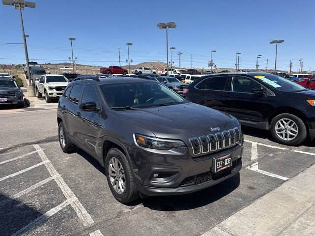 Used 2022 Jeep Cherokee Latitude Lux w/ Sun & Sound Group AWD/4WD image 3