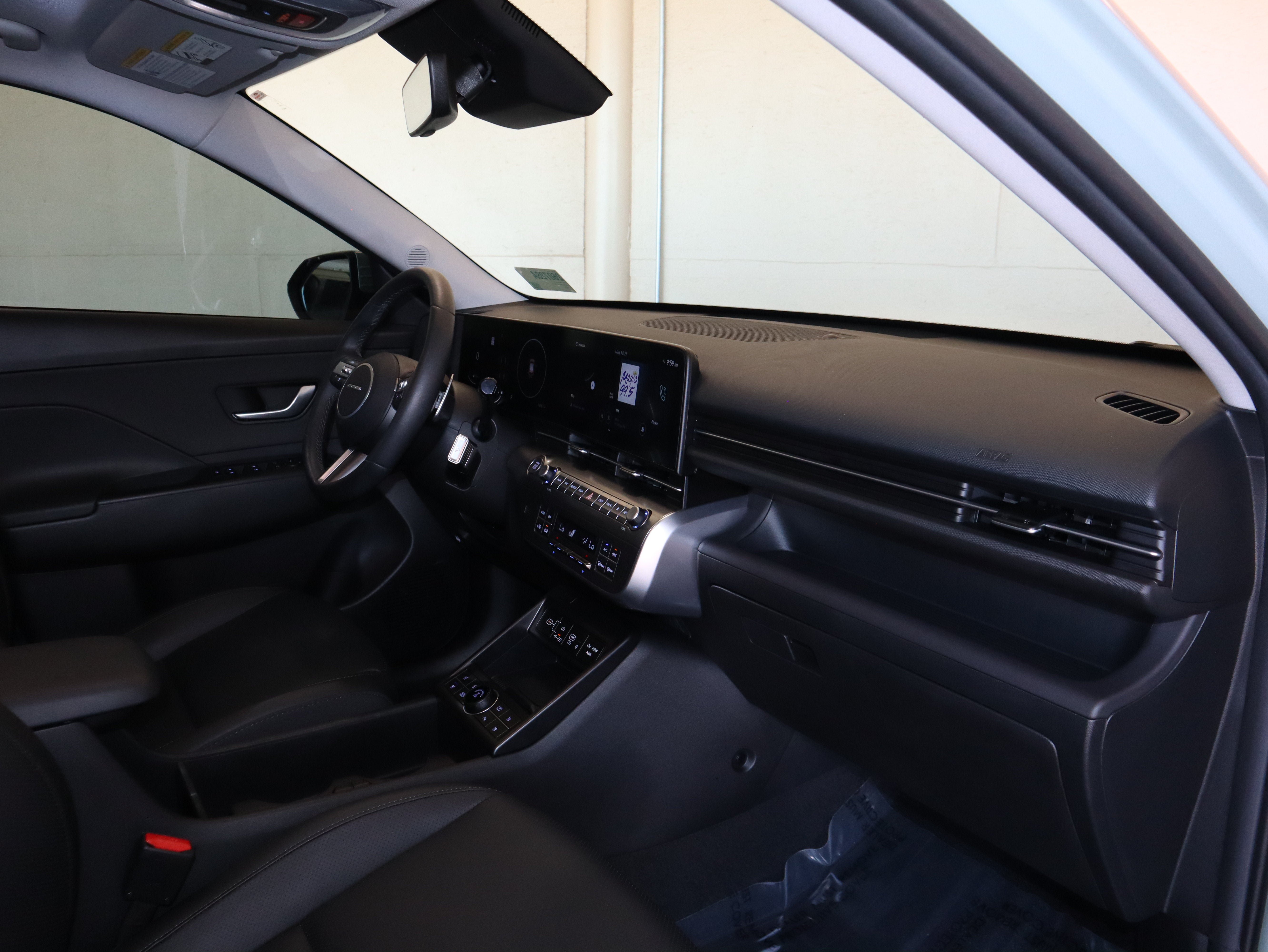 Used 2024 Hyundai Kona Limited AWD/4WD image 41