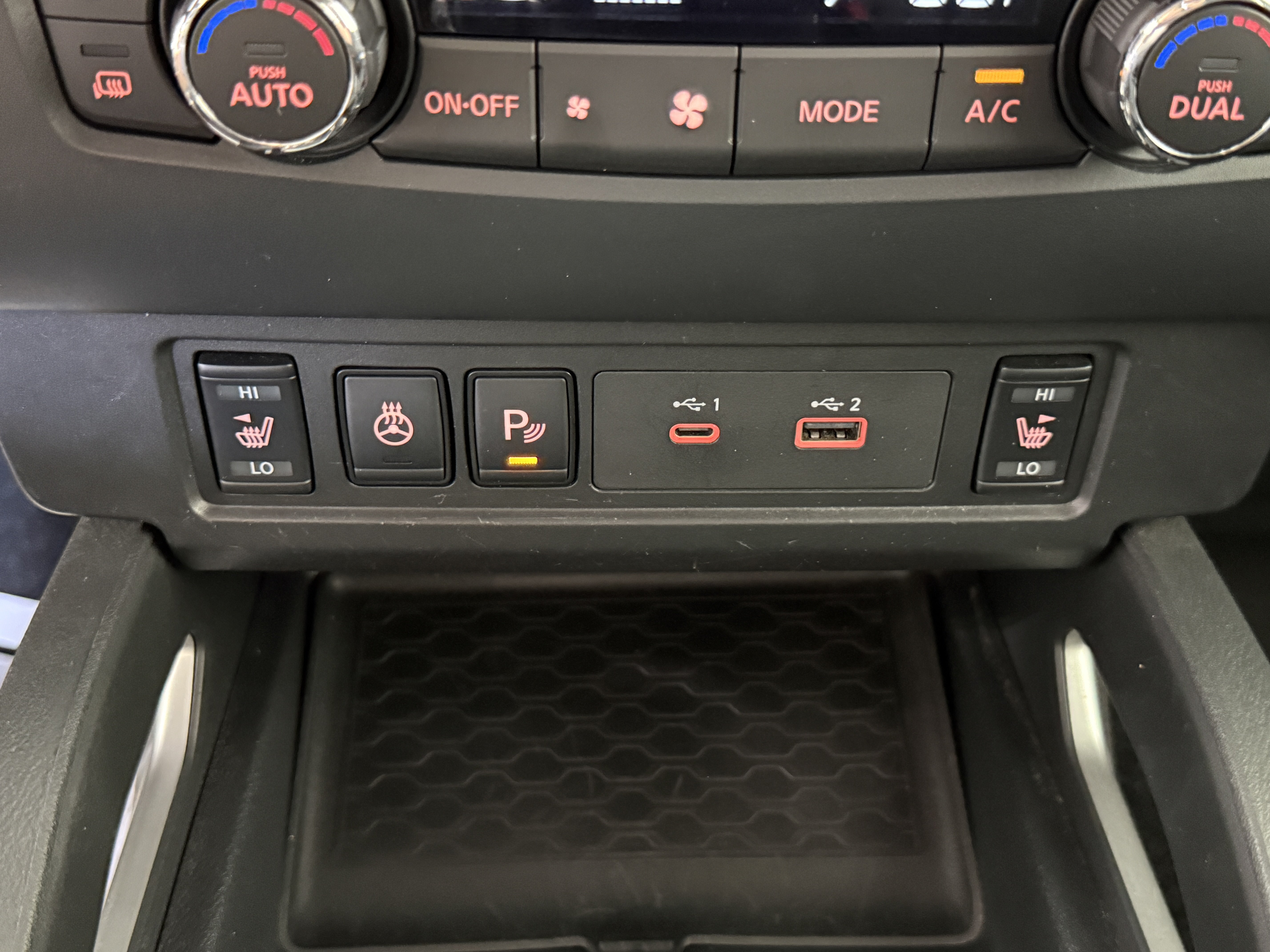 Used 2022 Nissan Frontier SV w/ SV Premium Package AWD/4WD image 24