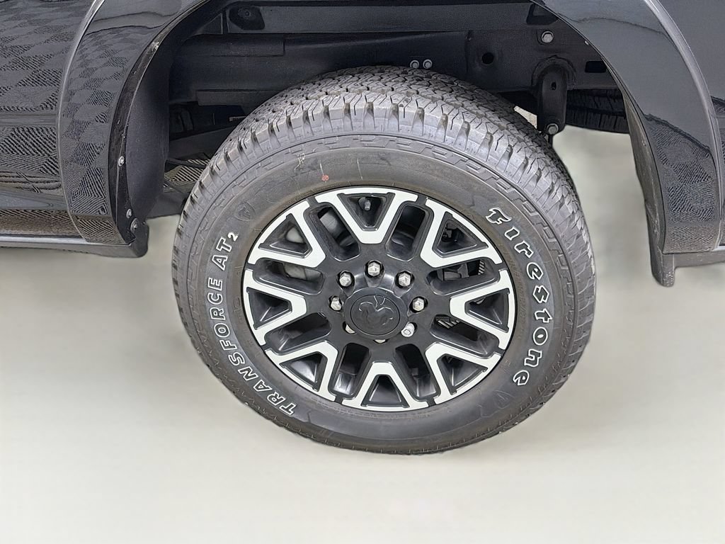 Used 2025 RAM 2500 Limited AWD/4WD image 33
