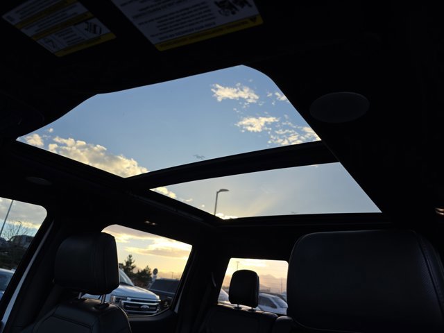 Certified 2022 Ford F150 Raptor w/ Equipment Group 801A High image 31