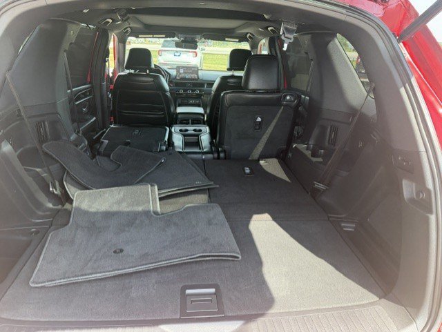 Used 2025 Honda Pilot Black Edition image 35