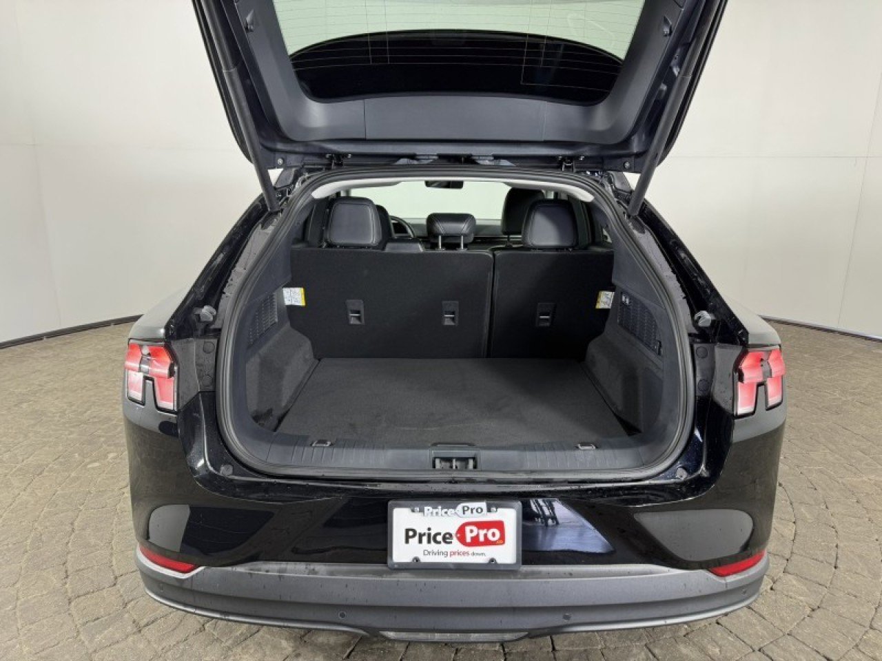 Certified 2025 Ford Mustang Mach-E Premium AWD/4WD image 7