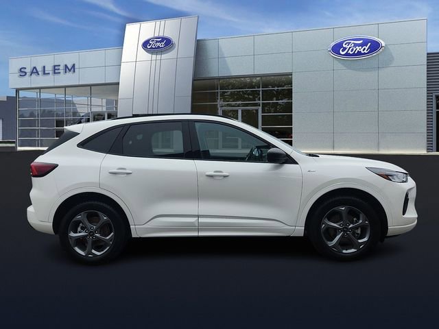 Certified 2023 Ford Escape ST-Line w/ Tech Pack #1 AWD/4WD image 2