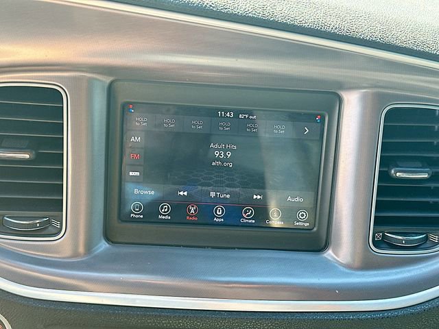 Used 2019 Dodge Charger SXT image 16