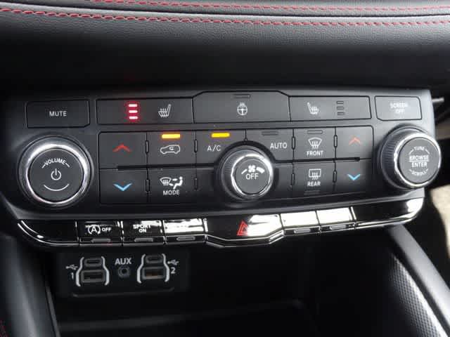 Used 2025 Dodge Durango GT RWD image 36