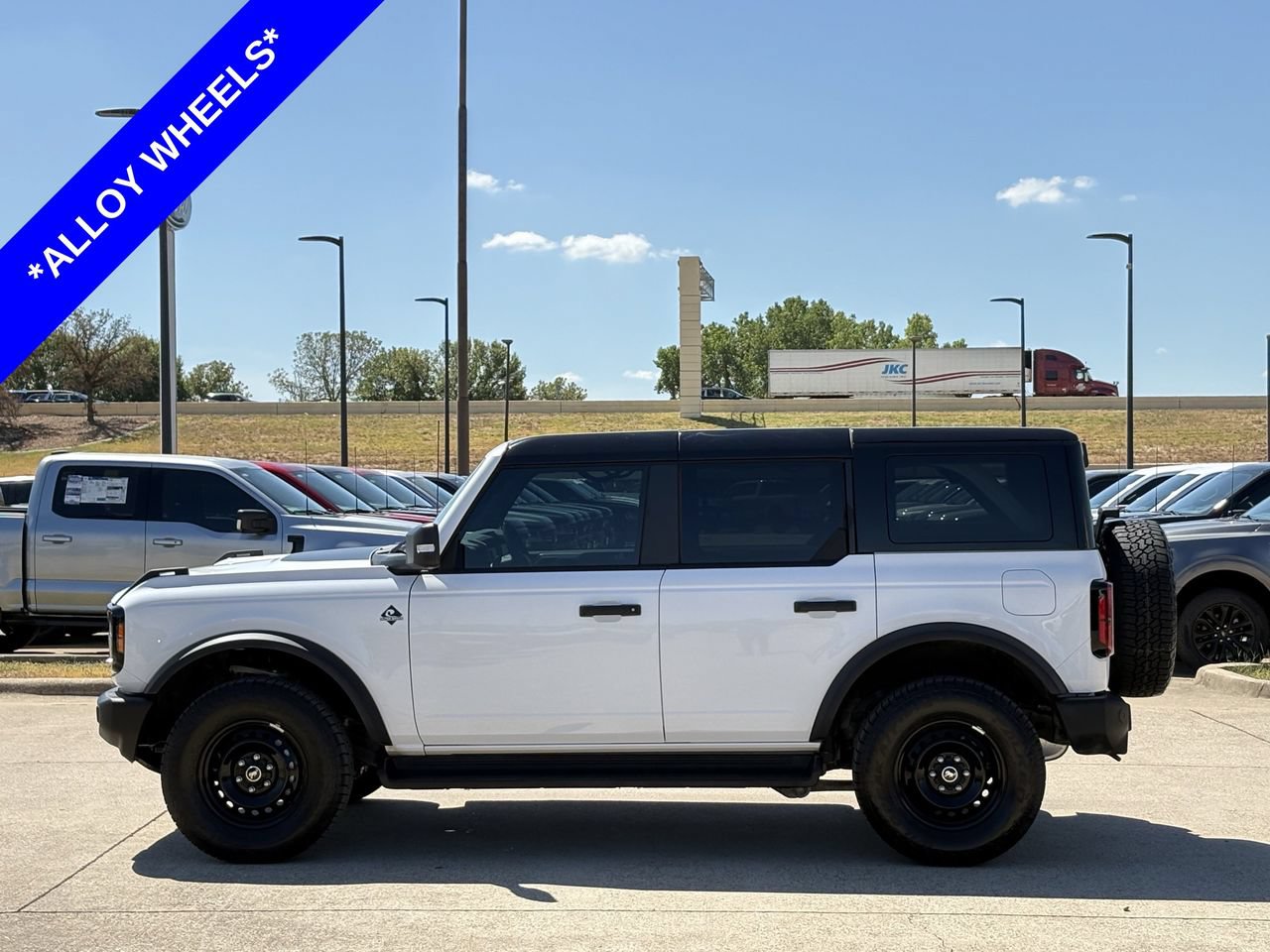 Certified 2025 Ford Bronco Outer Banks AWD/4WD image 3
