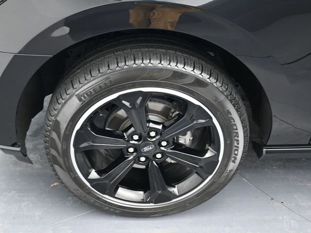 Certified 2024 Ford Expedition Limited image 9