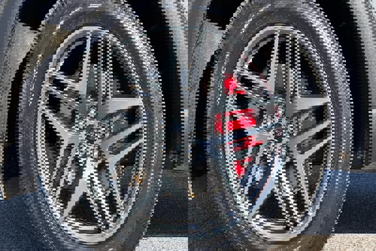 Certified 2025 Ford Explorer ST-Line w/ ST-Line Street Pack image 28