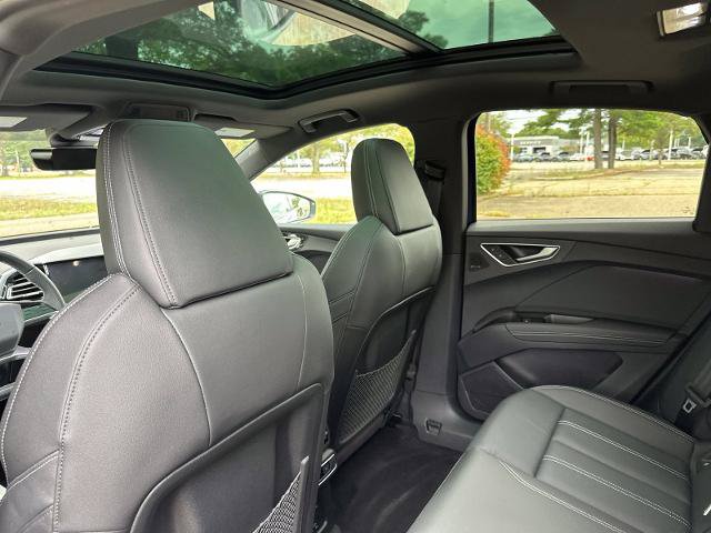 Used 2025 Audi Q4 e-tron Premium Plus AWD/4WD image 5