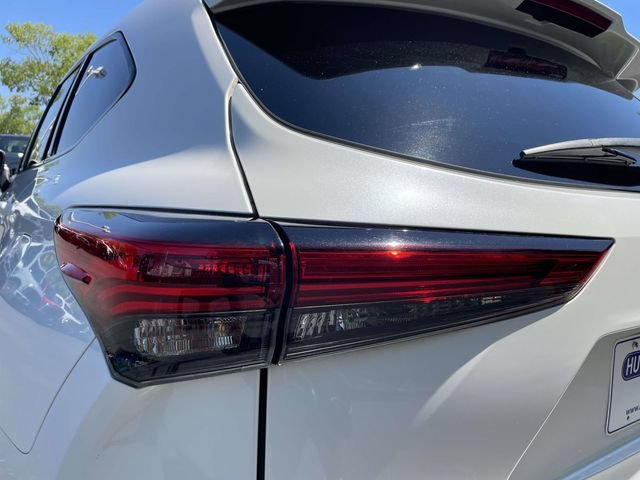 Used 2021 Toyota Highlander XLE FWD image 36