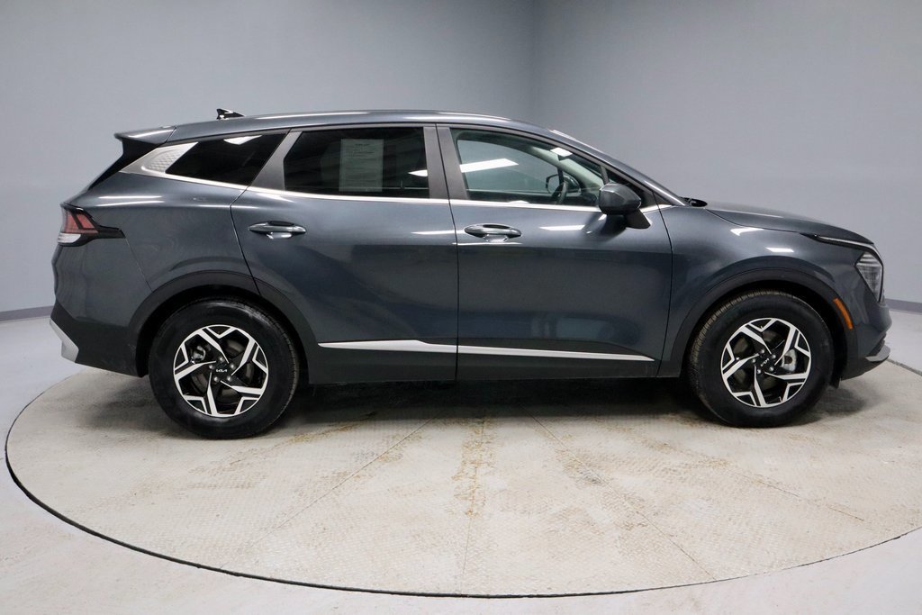 Used 2024 Kia Sportage LX image 6