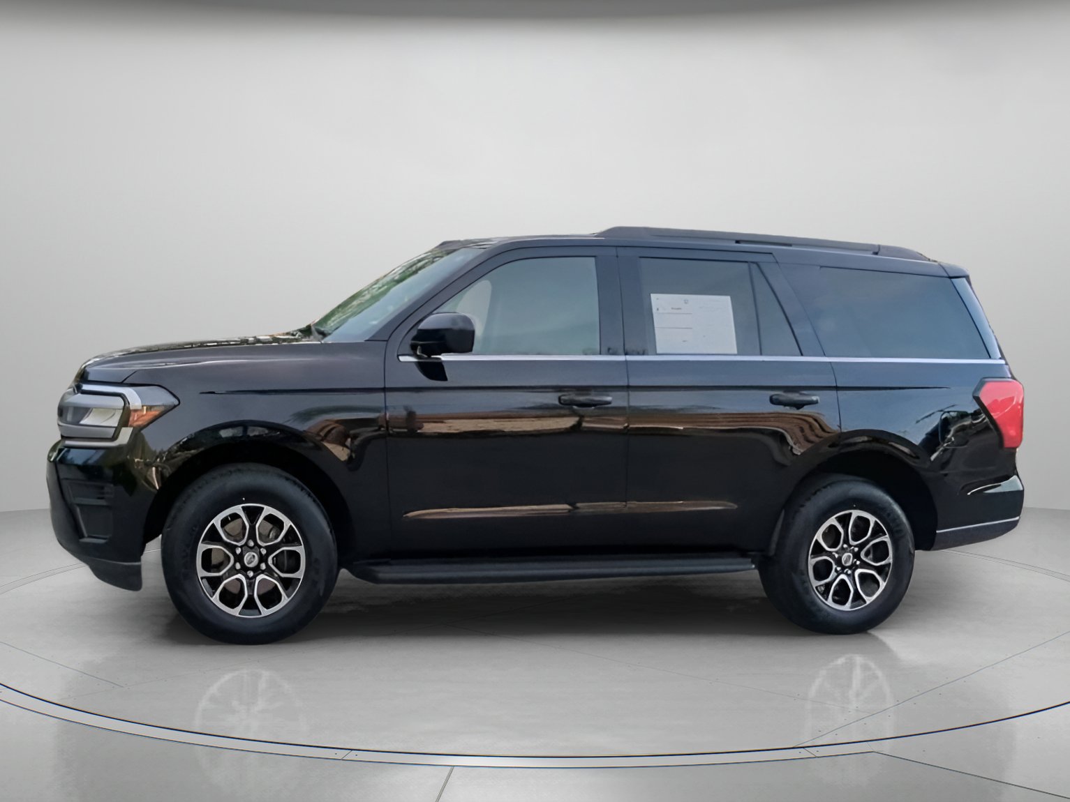 Certified 2024 Ford Expedition XLT RWD image 15