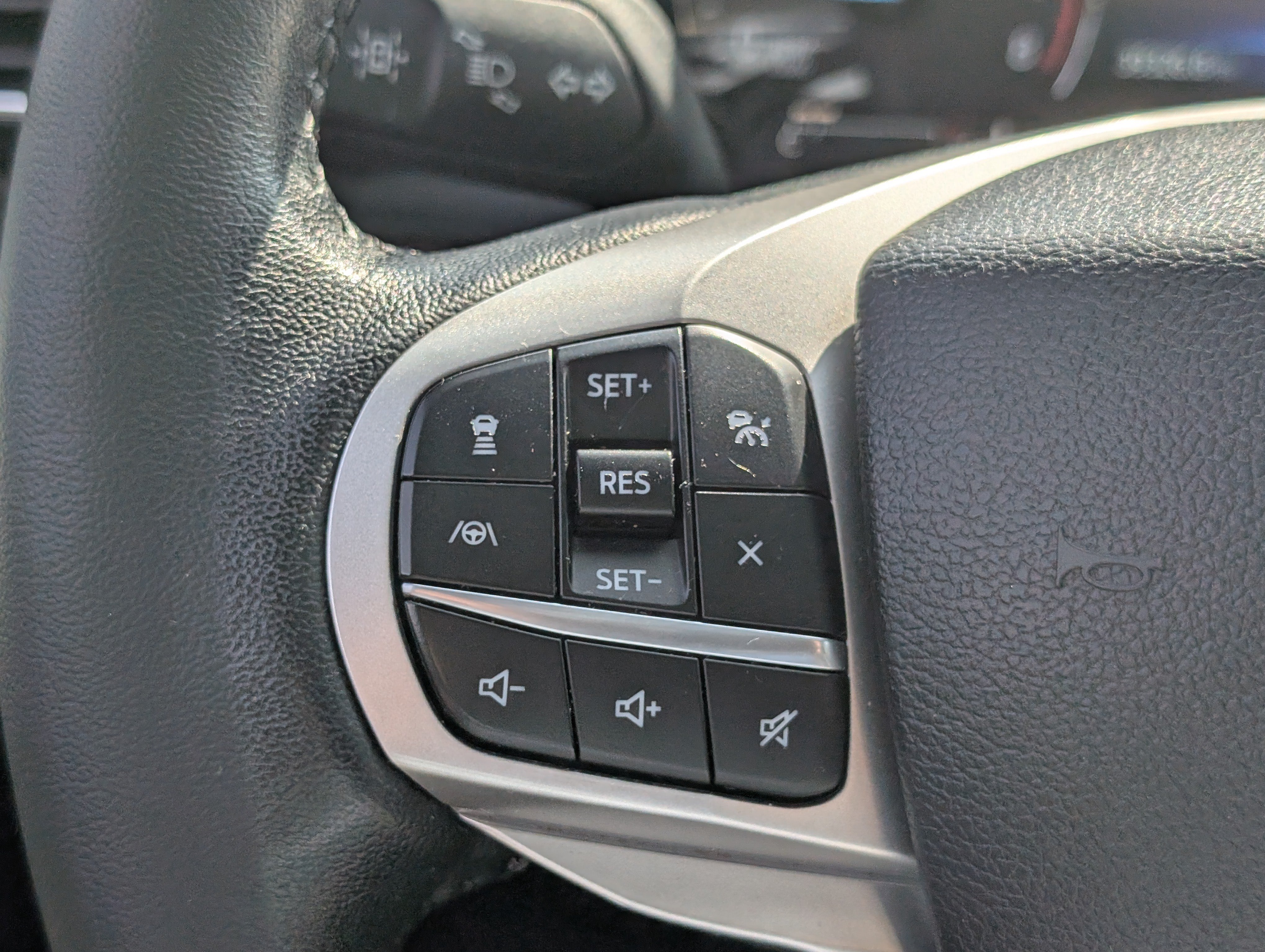 Certified 2022 Ford Explorer Limited w/ Limited Technology Package AWD/4WD image 28