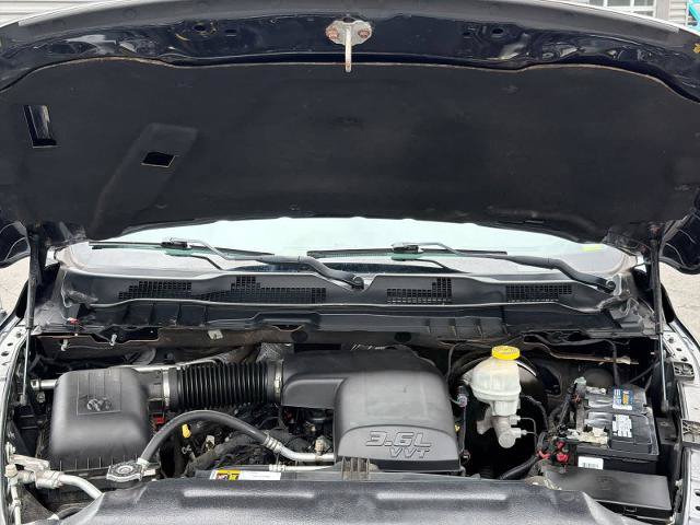 Used 2018 RAM 1500 Express w/ Express Value Package AWD/4WD image 15