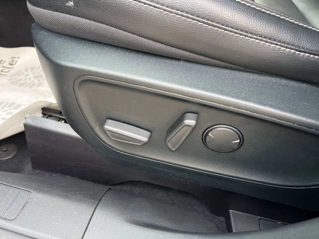 Certified 2020 Ford Escape Titanium image 23