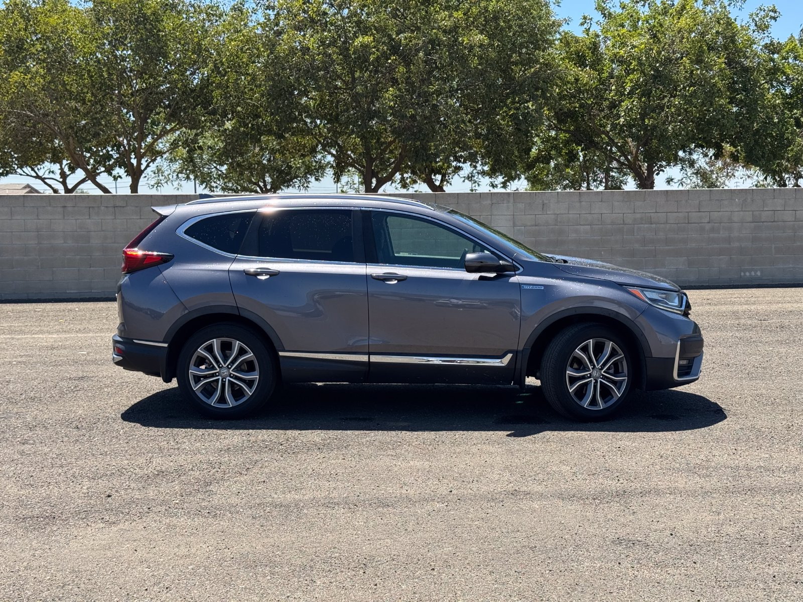 Used 2022 Honda CR-V Touring image 2