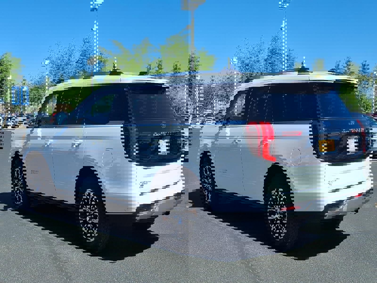 Certified 2025 Ford Expedition Platinum image 3