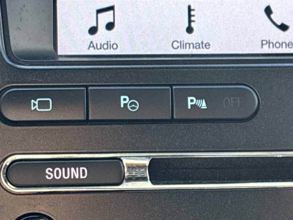 Certified 2018 Ford Explorer Platinum image 37