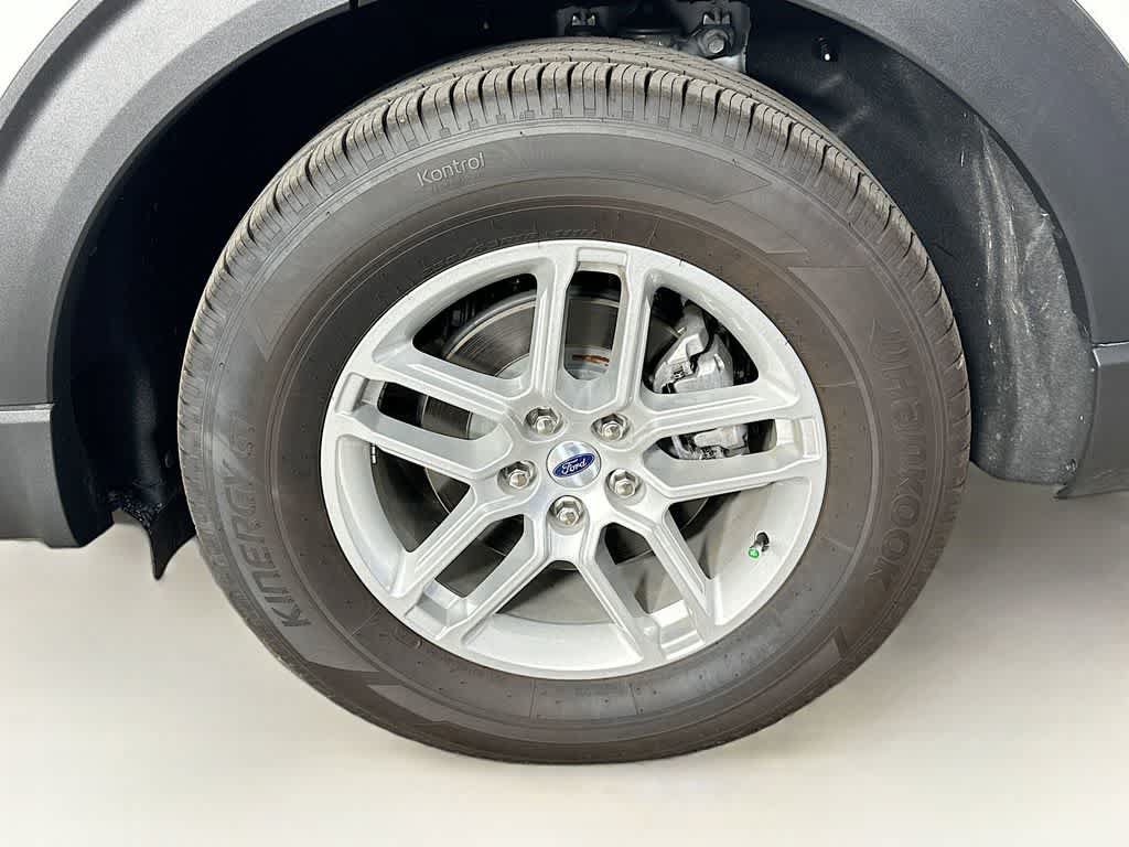 Certified 2025 Ford Explorer Active w/ Active Comfort Package RWD image 8