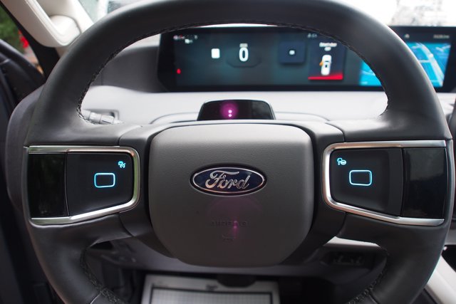 Certified 2025 Ford Expedition Active RWD image 25