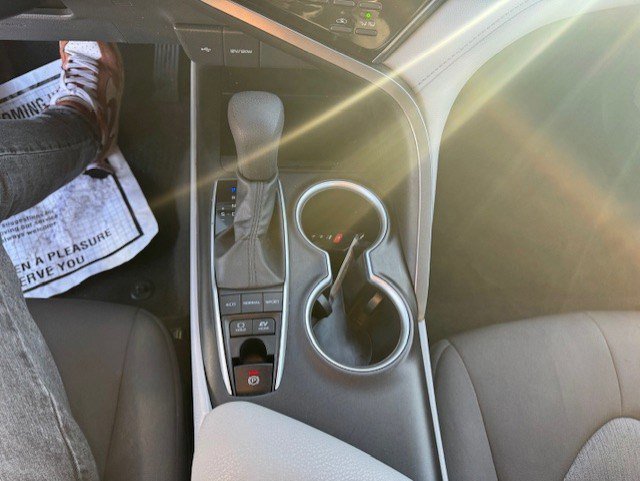 Used 2022 Toyota Camry LE FWD image 19