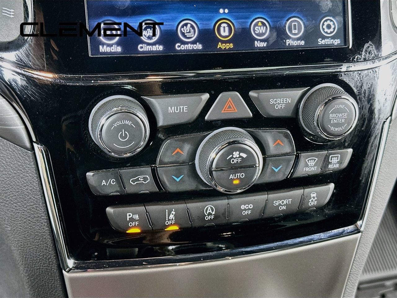 Used 2020 Jeep Grand Cherokee Altitude AWD/4WD image 22