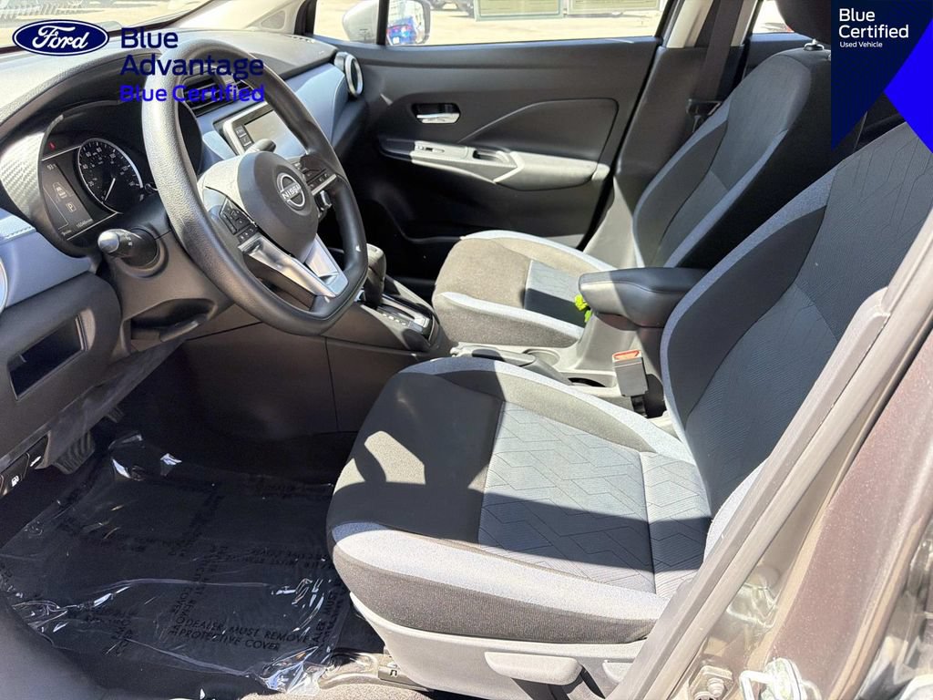 Used 2025 Nissan Versa SV FWD image 17