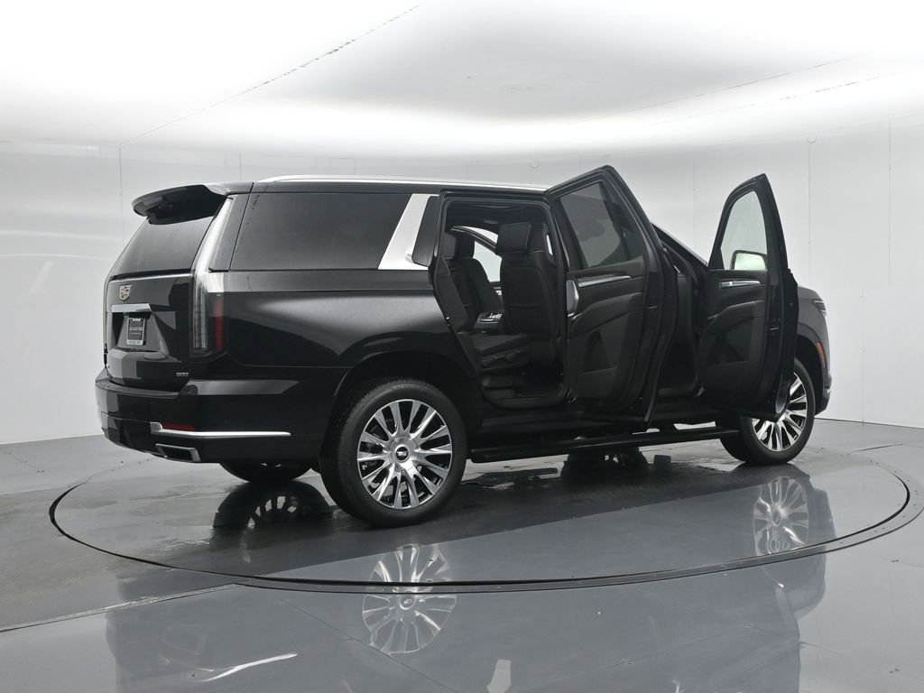 Used 2026 Cadillac Escalade Platinum Luxury image 6