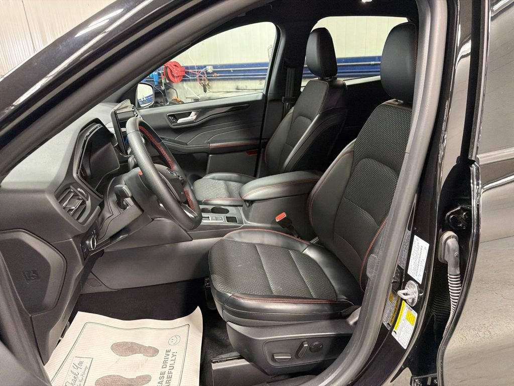 Certified 2024 Ford Escape ST-Line w/ Tech Pack #1 AWD/4WD image 14