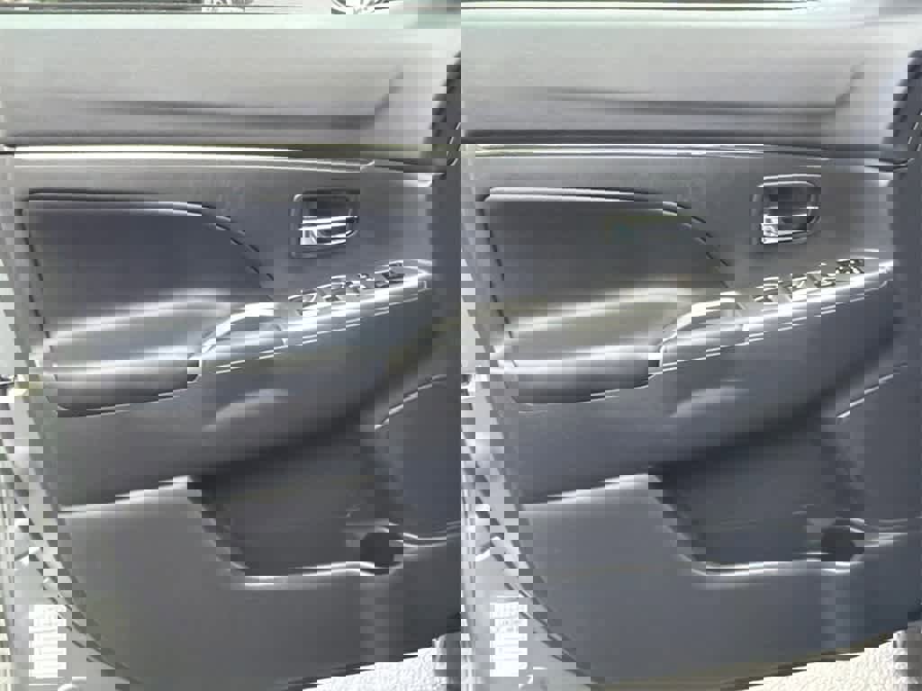 Used 2024 Mitsubishi Outlander Sport SE image 11