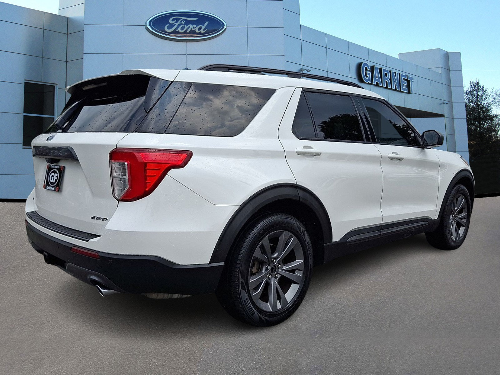Certified 2021 Ford Explorer XLT w/ Equipment Group 202A AWD/4WD image 8