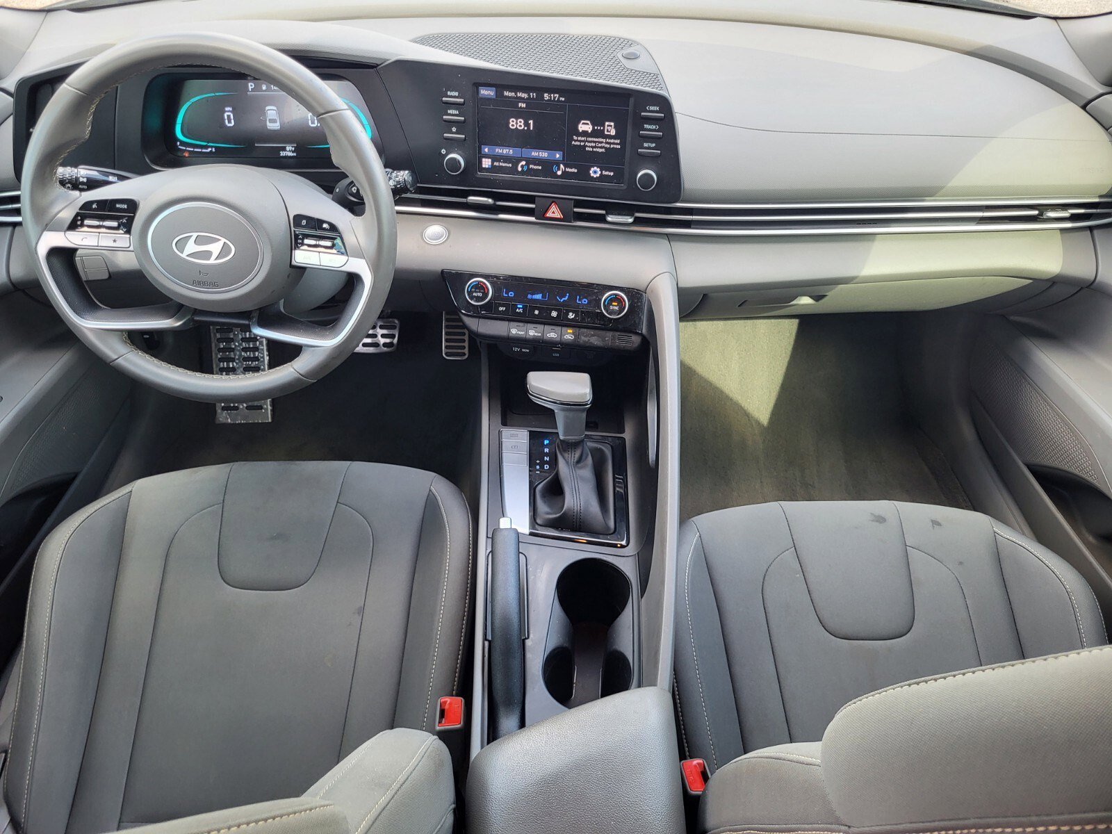 Used 2025 Hyundai Elantra Sport FWD image 12