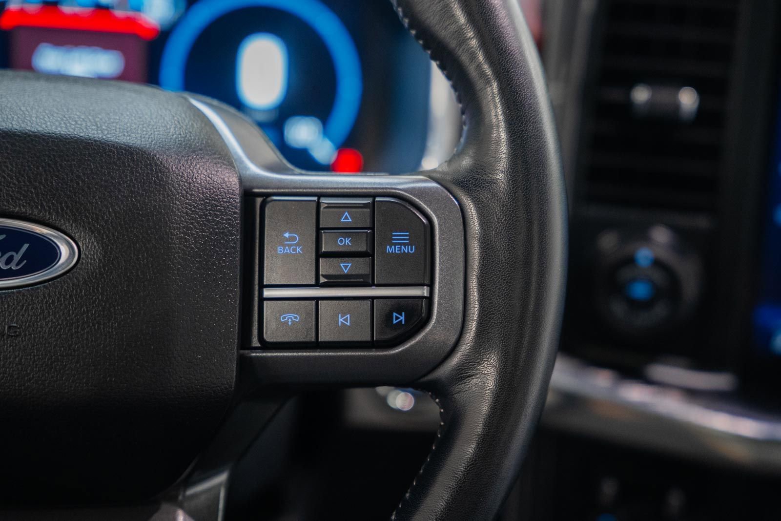 Certified 2023 Ford F150 Lariat w/ Equipment Group 502A High image 37