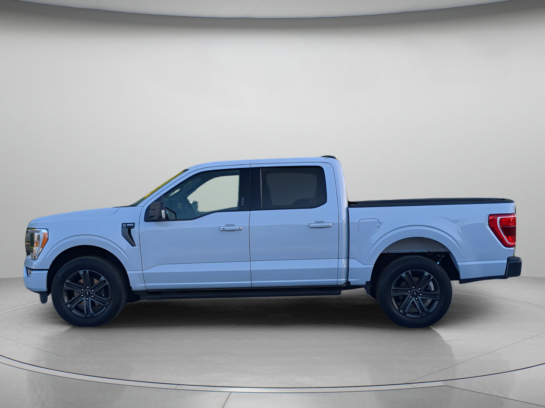 Certified 2022 Ford F150 XLT w/ Equipment Group 302A High image 11