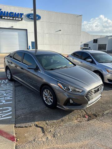 Used 2018 Hyundai Sonata SE FWD image 2