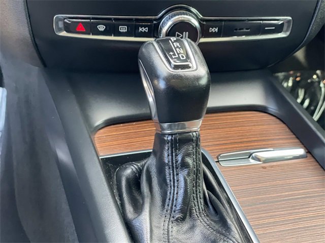 Used 2020 Volvo S60 T5 Momentum w/ Premium Package image 17