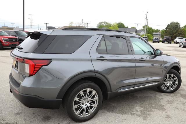 Certified 2025 Ford Explorer Active w/ Active Comfort Package AWD/4WD image 7