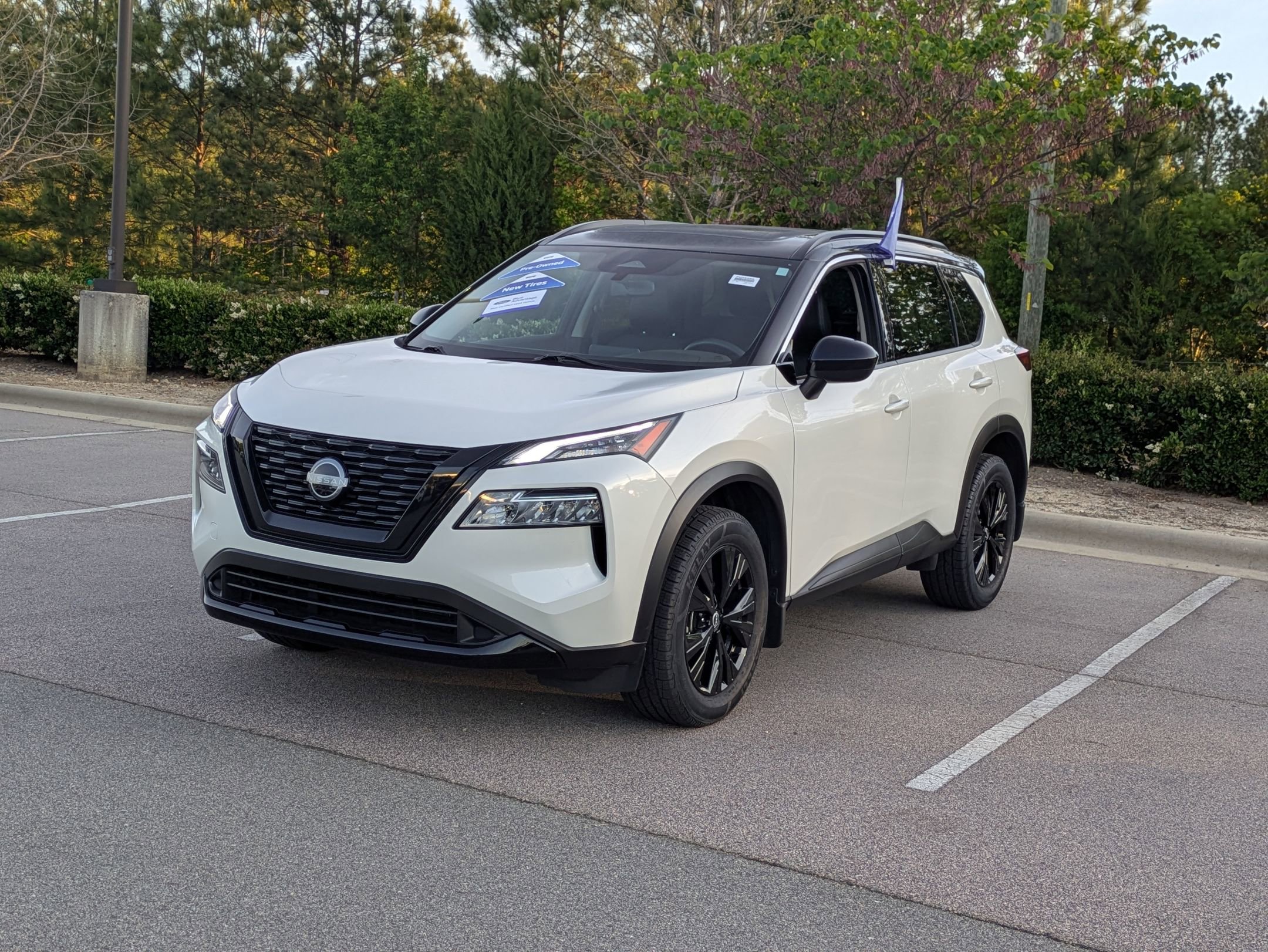 Used 2023 Nissan Rogue SV w/ SV Premium B Package FWD image 8