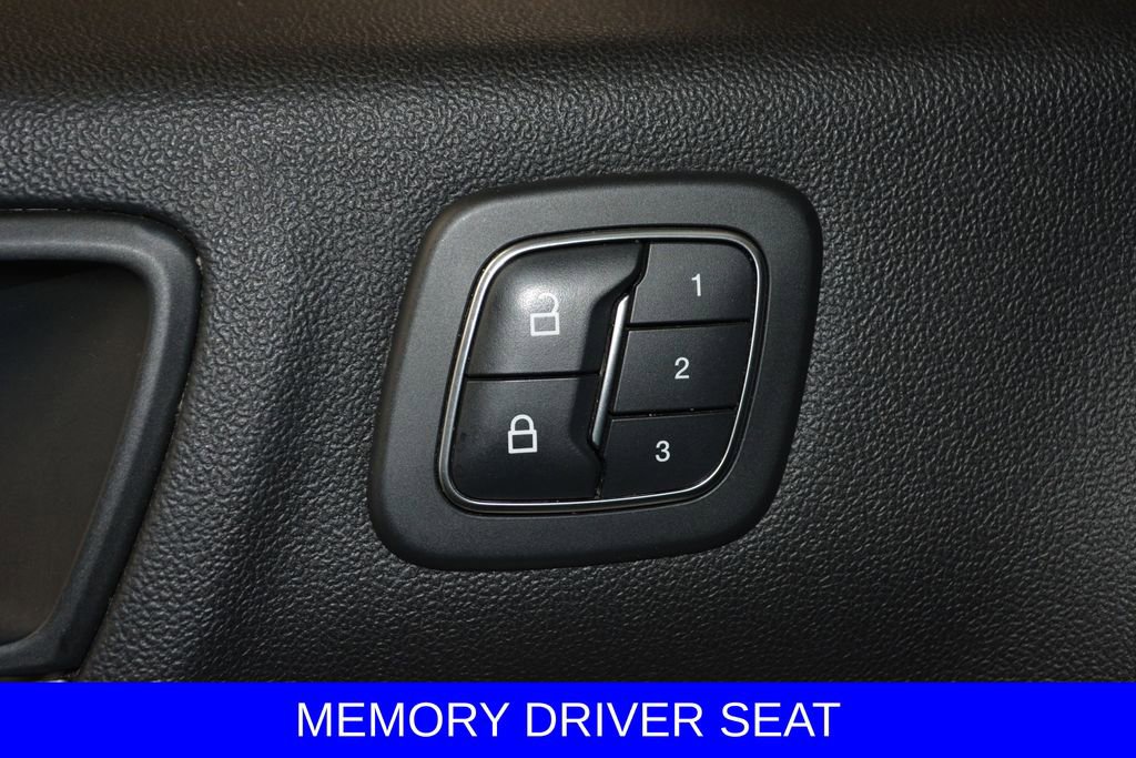 Certified 2021 Ford Escape Titanium AWD/4WD image 17