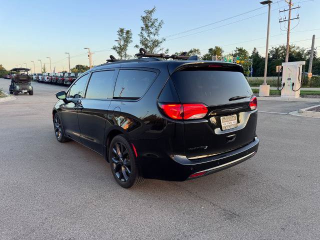 Used 2020 Chrysler Pacifica Touring w/ S Appearance Package FWD image 6