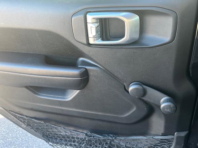 Used 2019 Jeep Wrangler Sport image 16