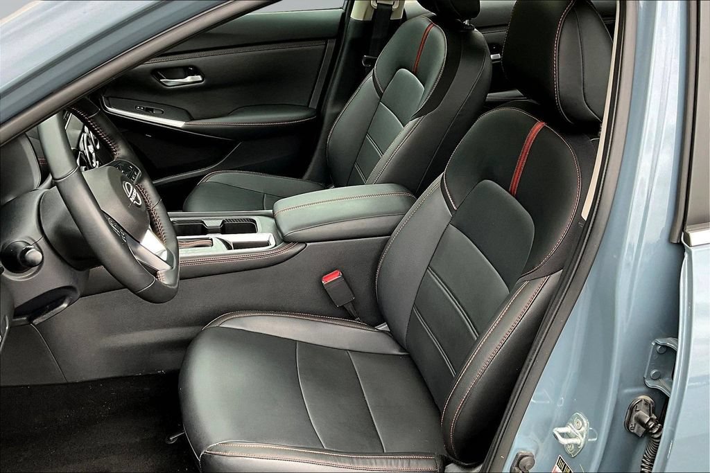 Used 2024 Nissan Sentra SR w/ SR Premium Package FWD image 24
