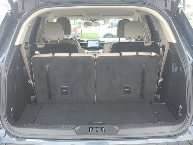 Certified 2024 Ford Explorer XLT w/ Equipment Group 202A AWD/4WD image 8