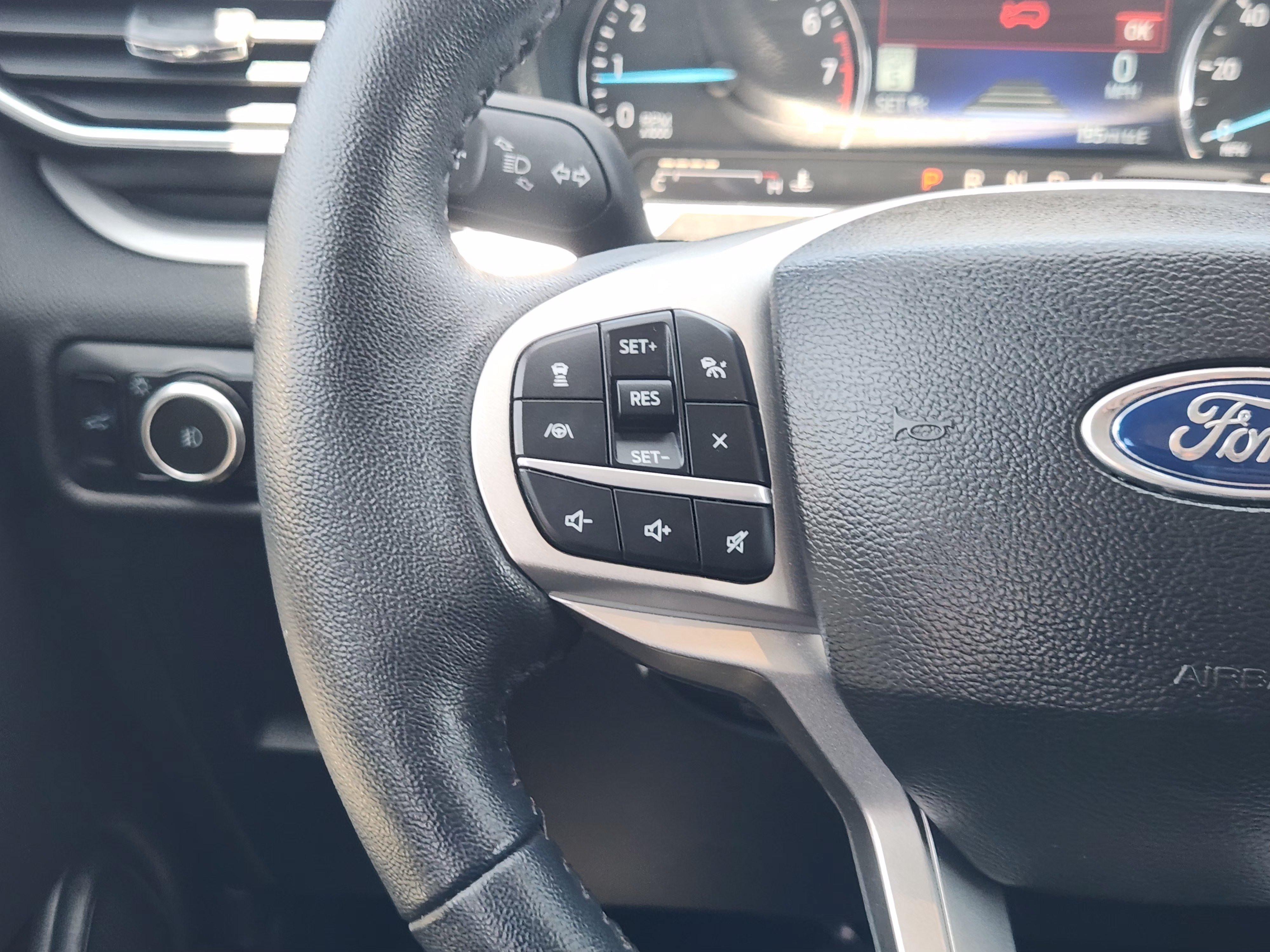 Certified 2023 Ford Explorer XLT w/ Equipment Group 202A AWD/4WD image 28