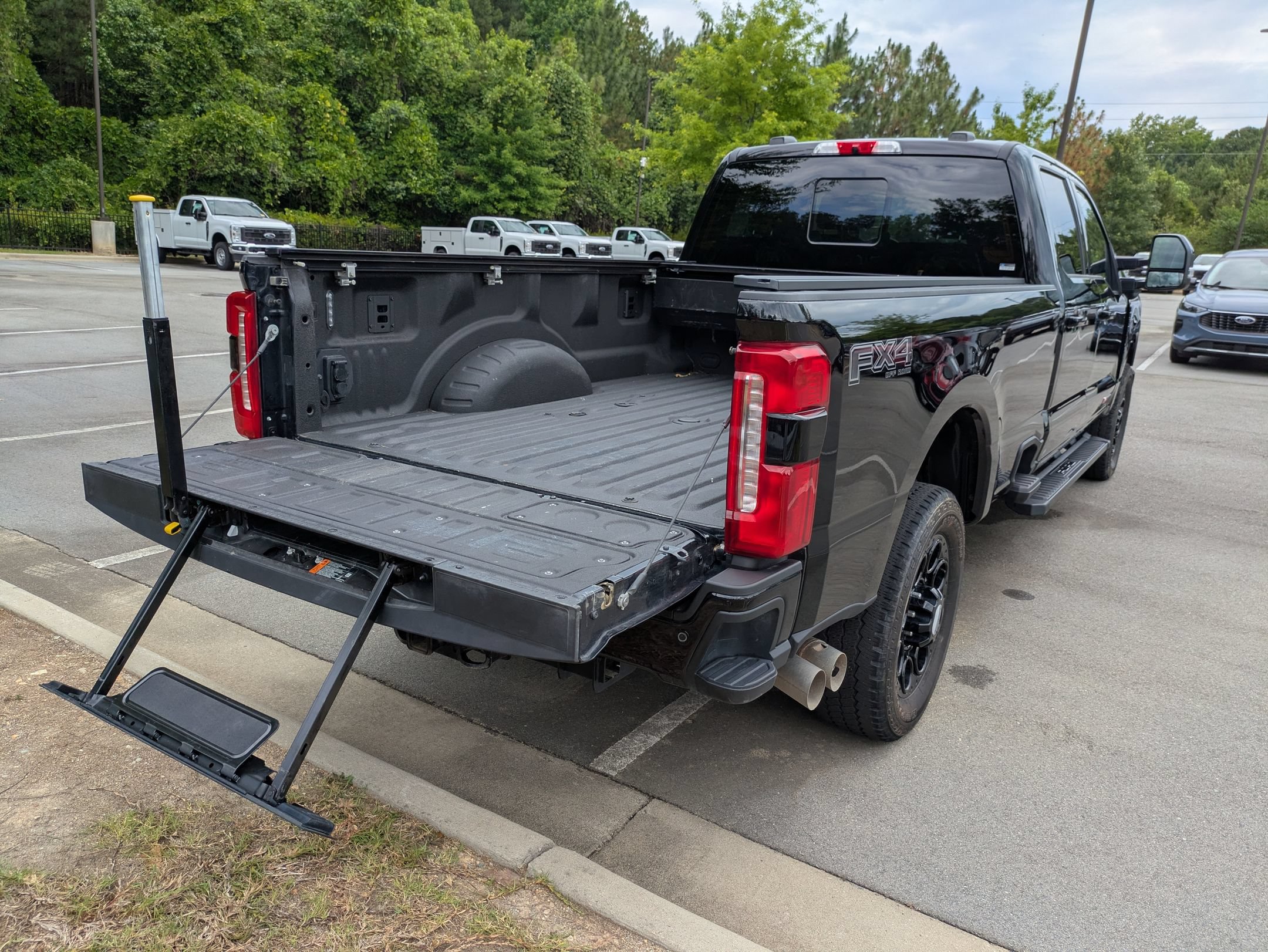 Certified 2025 Ford F350 Lariat w/ Lariat Ultimate Package AWD/4WD image 40