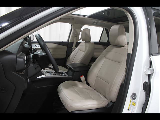 Certified 2023 Ford Explorer Limited w/ Limited Technology Package AWD/4WD image 5